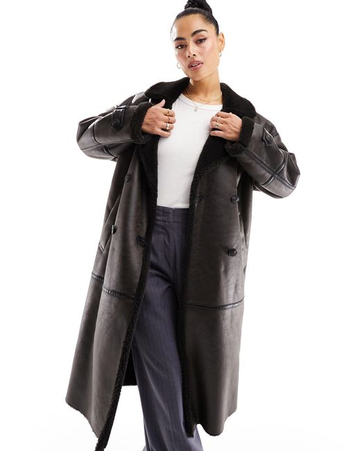 Manteau long en similicuir avec détails contrastants en peau Pull&Bear en coloris Black