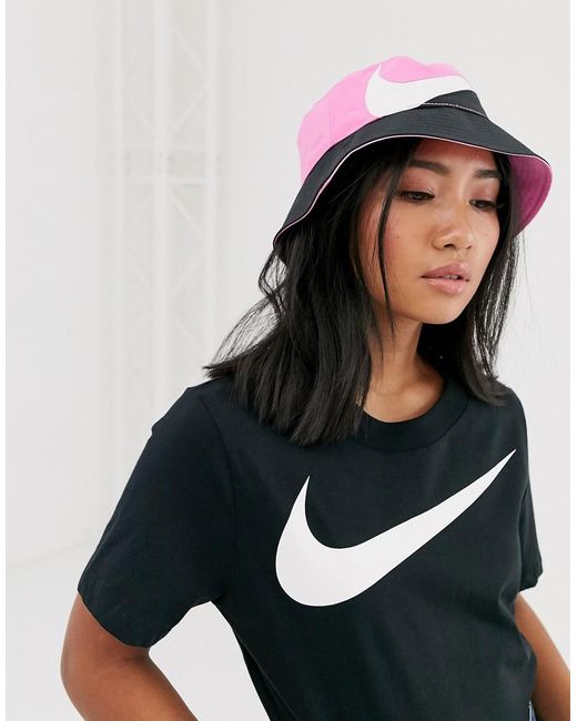 policía Acostumbrarse a Especialidad Sombrero de pescador en rosa y negro con logo Nike de color Rosa | Lyst