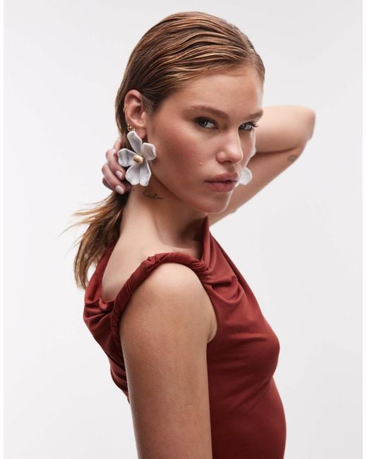 Top asymétrique torsadé sur l'épaule - rouille TOPSHOP en coloris Red