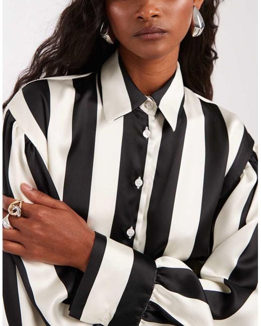 Camisa Extragrande A De Satén De ASOS de color Black