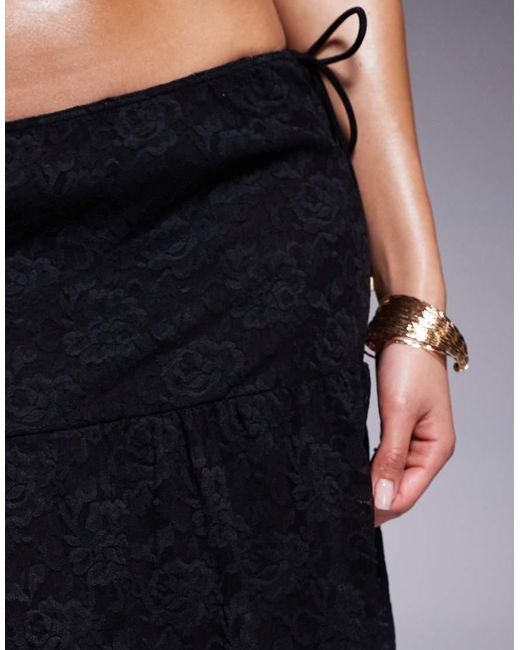 Falda Playera Midi Negra Con Volantes De Encaje De South Beach de color Gray