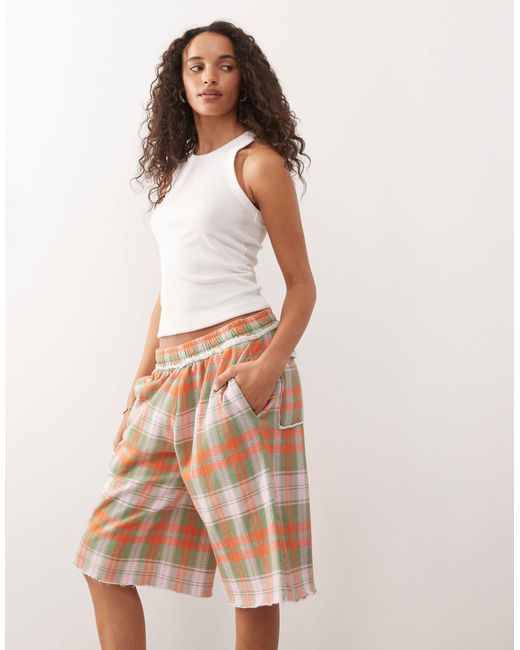 Collusion Multicolor – lange jogging-shorts mit karomuster