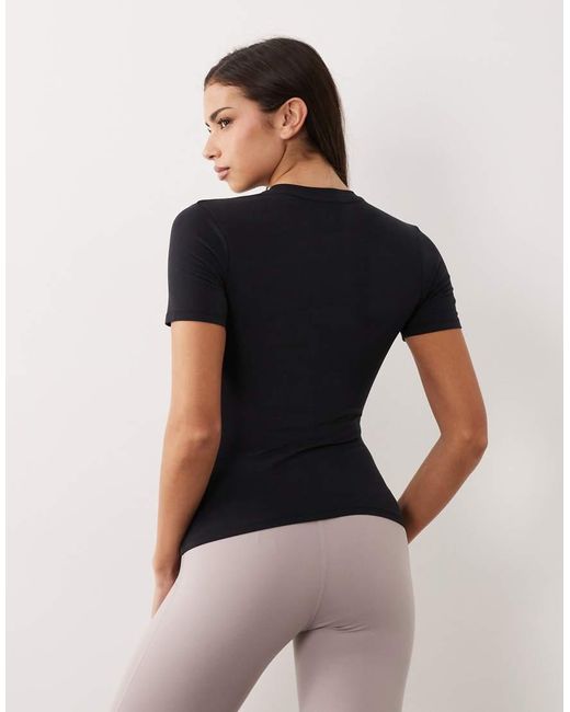 4505 Black Fitted Cotton Everyday T-shirt With Quick Dry Finish
