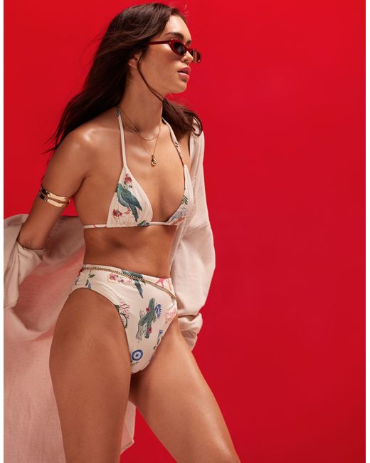 Slip bikini sgambati a vita alta con stampa stile cartolina di ASOS in Red