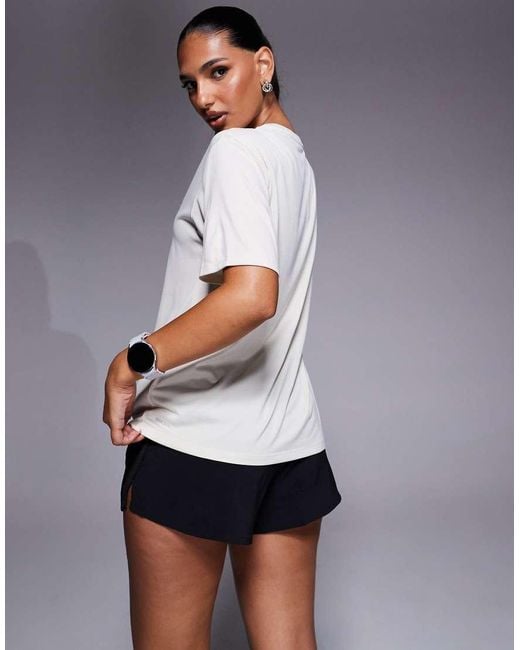 Camiseta Blanca Holgada Tad Essentials De -Blanco PUMA de color White