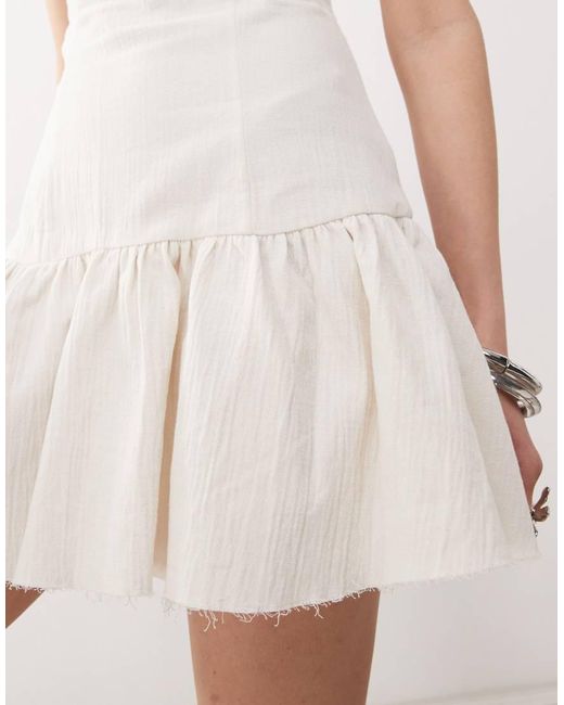Weekday Mini Jurk Met Open Achterkant En Bolle Zoom in het Natural
