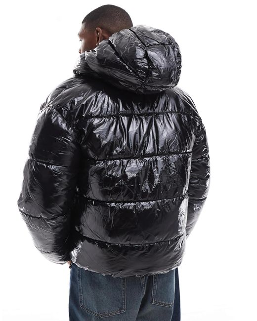 Bershka – hochglänzende pufferjacke in Black für Herren