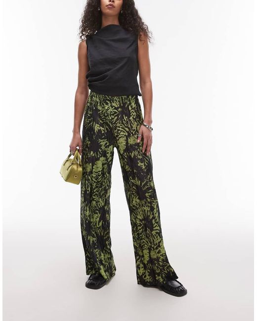 Pantaloni Plissé A Fondo Ampio Verdi Con Stampa Di Fiori Astratti di TOPSHOP in Green