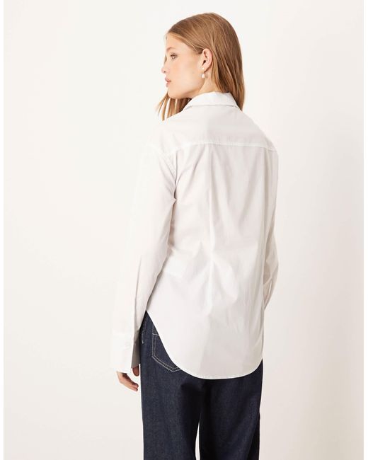 Gina Tricot White – langärmlige, asymmetrische hemdbluse aus popeline