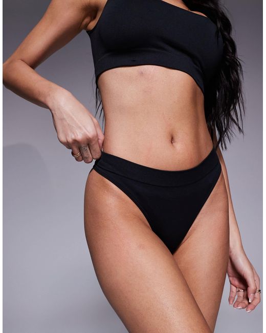 4505 Black Intimate Seamless Active Thong