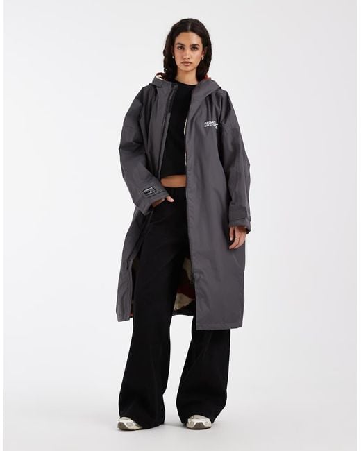 Regatta Black Waterproof Changing Robe