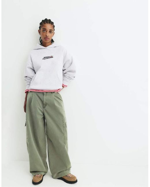 Felpa Mélange Con Grafica Con Ciliegie di Pull&Bear in White