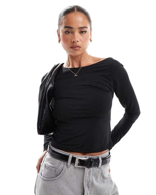 Stradivarius Top Met Lange Mouwen, Opengesneden Halslijn En Open Achterkant in het Black