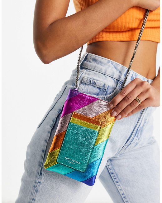 Bolso bandolera para el teléfono con diseño a rayas arcoíris kensington Kurt Geiger de color Multicolor