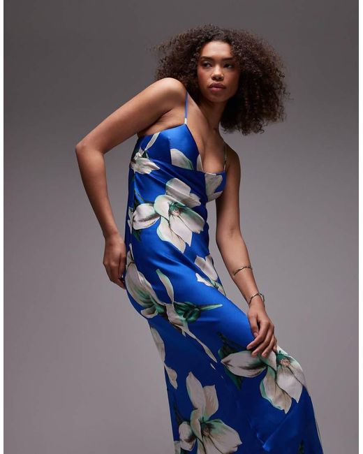 Vestido Largo Cobalto De Tirantes Con Estampado Floral Grande De Satén De emory park de color Blue
