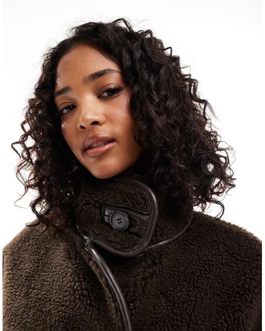 Chaqueta Marrón Con Cuello Alzado De Borreguito De -Blanco ASOS de color Black