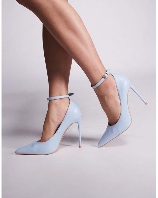 Zapatos De Tacón Alto Con Diseño Atado A La Pierna Chantilly De Public Desire de color White