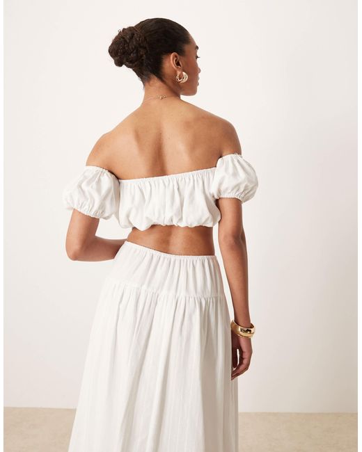 Kaiia Natural – exklusives, gerafftes, bauschiges cropped top aus er baumwolle mit carmen-ausschnitt, kombiteil