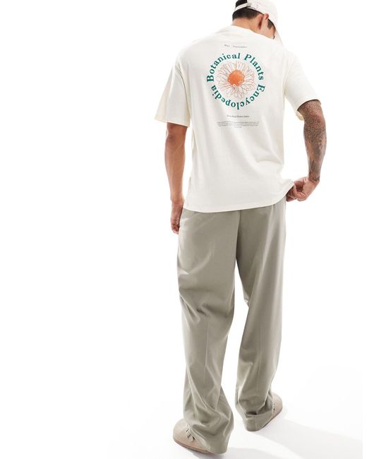 Camiseta color crema extragrande con estampado circular botánico en la espalda SELECTED de hombre de color White