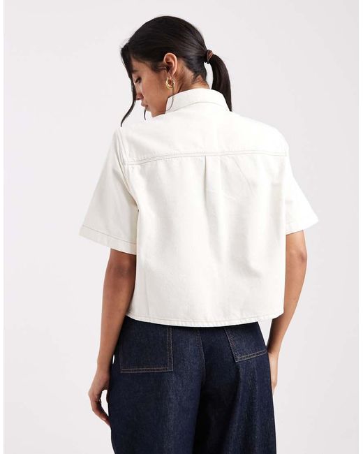 Levi's Logan in het White