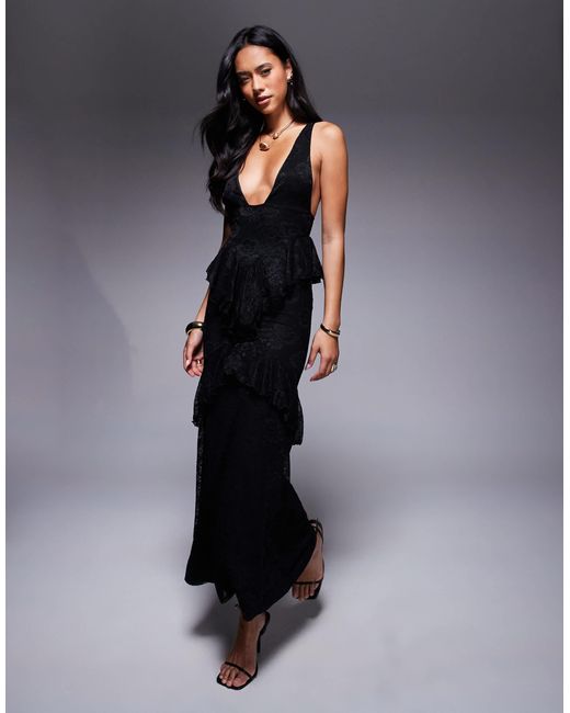 Robe volantée longue en dentelle avec décolleté plongeant ASOS en coloris Black