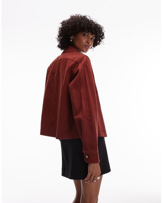 Chaqueta Vaquera Rojo Óxido Estilo Camisa Con Acabado Sobretintado Y Solapas En Contraste De ARKET de color Red