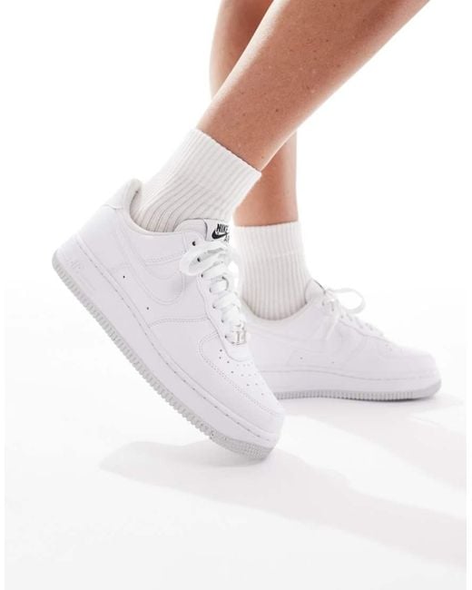 Nike White Air Force 1 '07 Fresh Sneakers