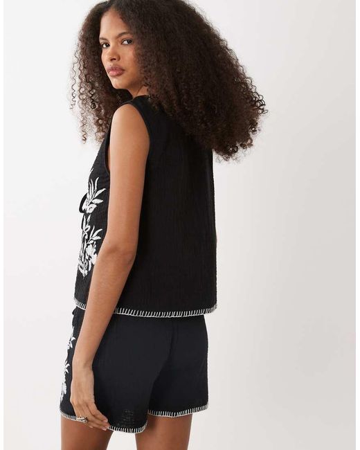 New Look Black Embroidered Beach Waistcoat