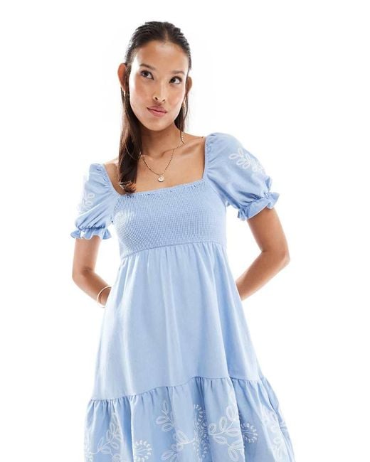 Vestido Corto Azul Con Mangas Abullonadas Y Bordados Blancos De Miss Selfridge de color Blue