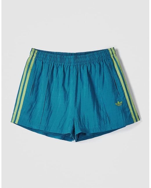 Pantalones Muy Cortos Azules De Originals X Asos Adidas de color White
