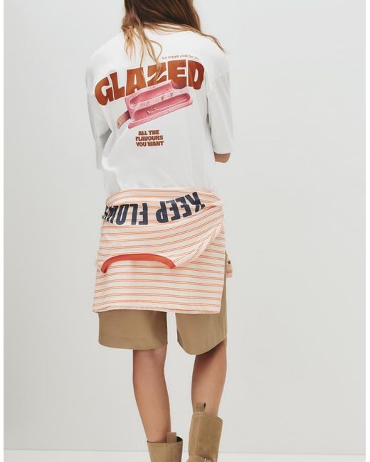 T-Shirt Sporco Con Stampa Di Gelato di Pull&Bear in White