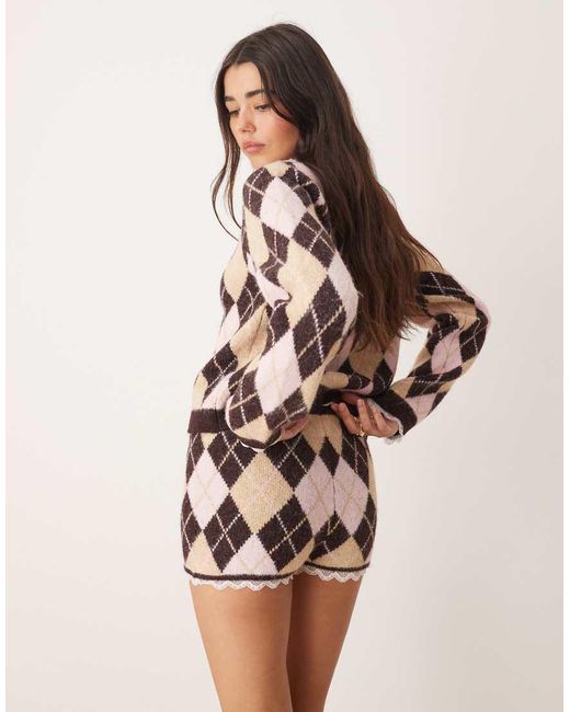 Miss Selfridge Gebreide Korte Short Met Kanten Randje En Argyle-Motief, Deel Van Co-Ord Set in het Natural