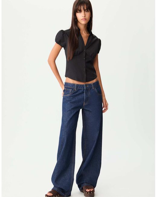 Chemise cintrée à manches courtes Stradivarius en coloris Blue