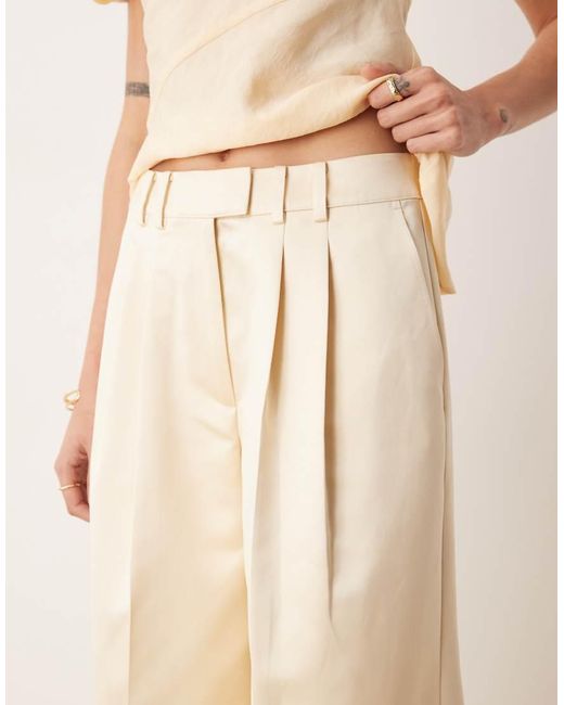 Pantalones De Sastre Blanco Marfil De Pernera Ancha Con Detalle De Pinzas De Satén De Asos Design Tall ASOS de color Natural