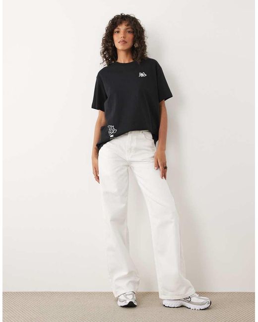 Nike Black Classic Boyfriend Fit T-Shirt With Graphic Back Print
