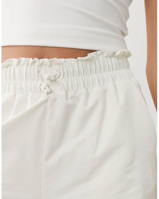 Sweaty Betty Natural Seersucker 6" Texture Shorts