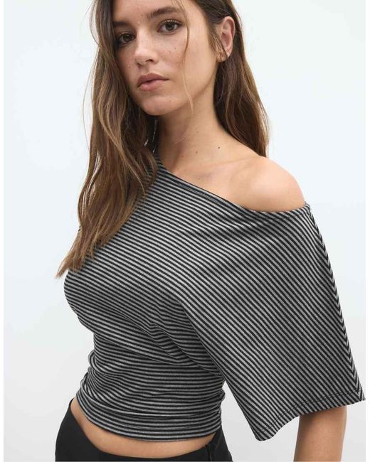 Stradivarius Gray Striped Print T-shirt