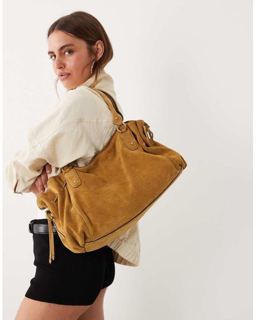 In Collaborazione Con Hailey Bieber di Mango in Natural