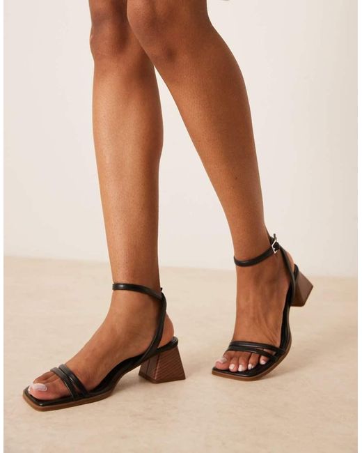 Asos Design di Asos Design Wide Fit in Brown