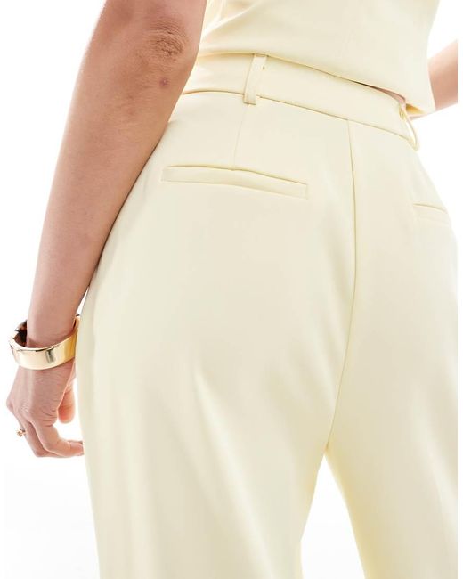 Pantalones Amarillos De Pernera Ancha De (Parte De Un Conjunto) New Look de color White