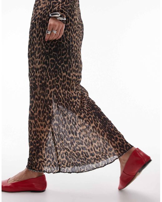 TOPSHOP Brown – transparentes, hochgeschlossenes und langärmliges kleid mit leopardenprint und knitterstruktur