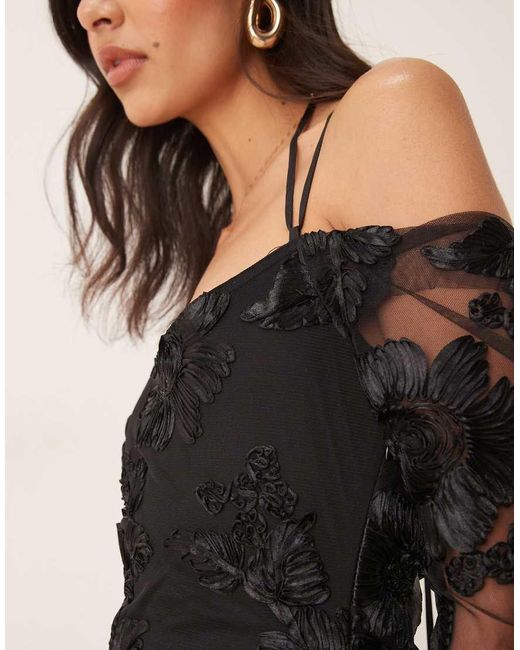 Pretty Lavish Jamila in het Black