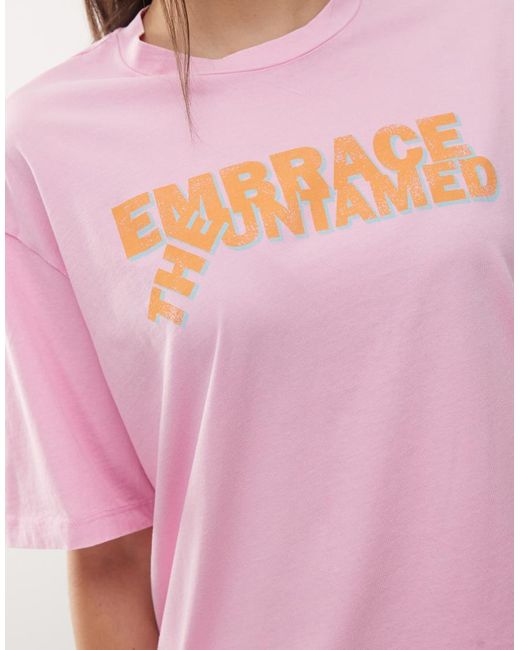 Noisy May Oversized T-Shirt Met Slogan Aan De Voorkant in het Pink