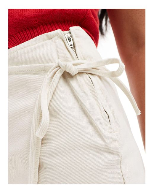 Falda pantalón vaquera blanca ASOS de color Red