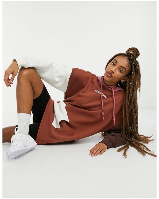 Adidas Originals Brown – "cosy comfort" – oversize-kapuzenpullover-kleid aus fleece mit farbblock-design