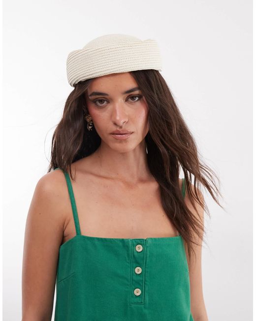 ASOS Black – pillbox-hut