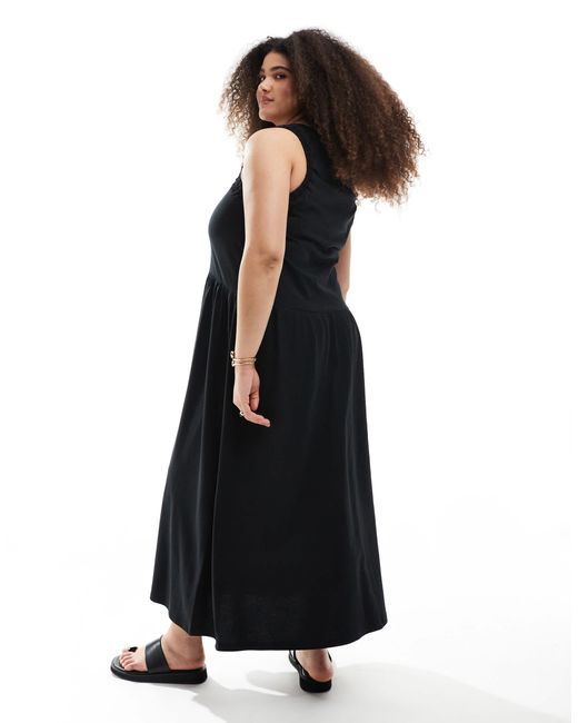 Asos design curve - robe babydoll mi-longue à fronces et encolure dégagée ASOS en coloris Black