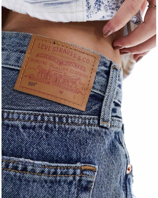 Pantalones Cortos Vaqueros Medio Con Diseño Desgarrado 501 Original De Levi's de color Blue