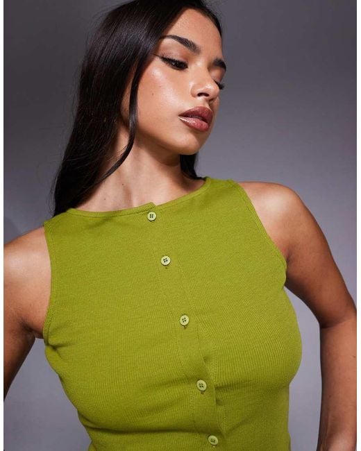 Top Senza Maniche Oliva A Coste Con Bottoni E Scollo Ampio di ASOS in Green