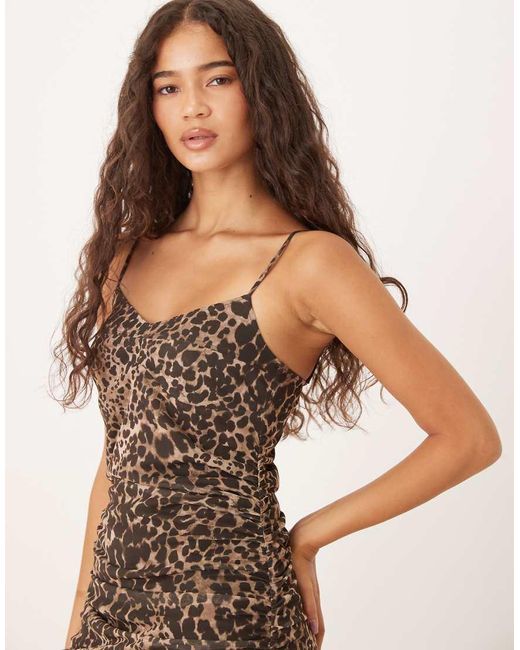 Vestito Midi Attillato Con Stampa Leopardata E Arricciature di Mango in Natural